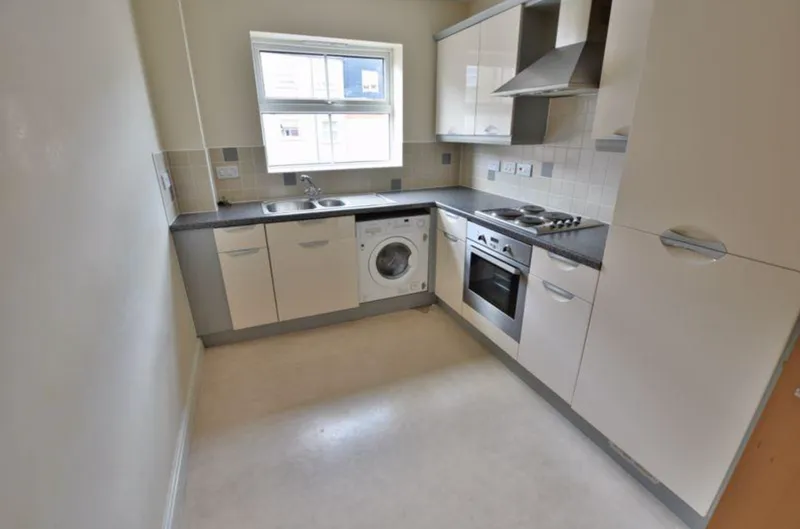 Student // Ensuite 2 Bed Flat // Jul 2026 - Image 9